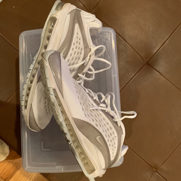 Nikes - Picture 5 of 6